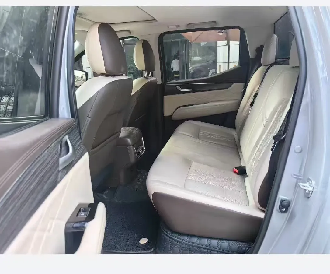 2022 Dongfeng RuiQi 7 2.3T 166HP L4 8AT,autocango,china used car exporter,china ev exporter,chinese used car exporter,chinese used ev exporter