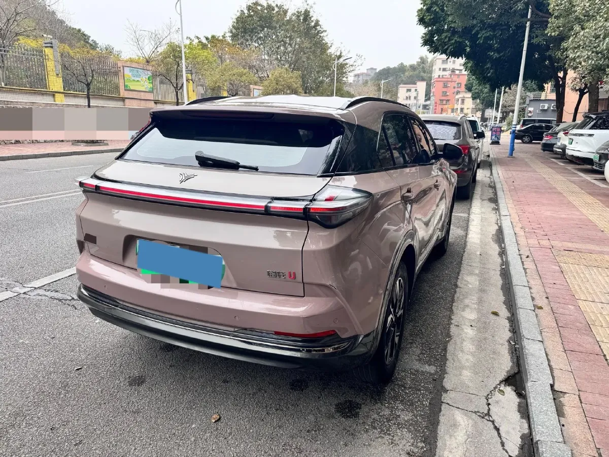 2022 Venucia Grand V 1.5T 190HP L4 7DCT,autocango,china used car exporter,china ev exporter,chinese used car exporter,chinese used ev exporter