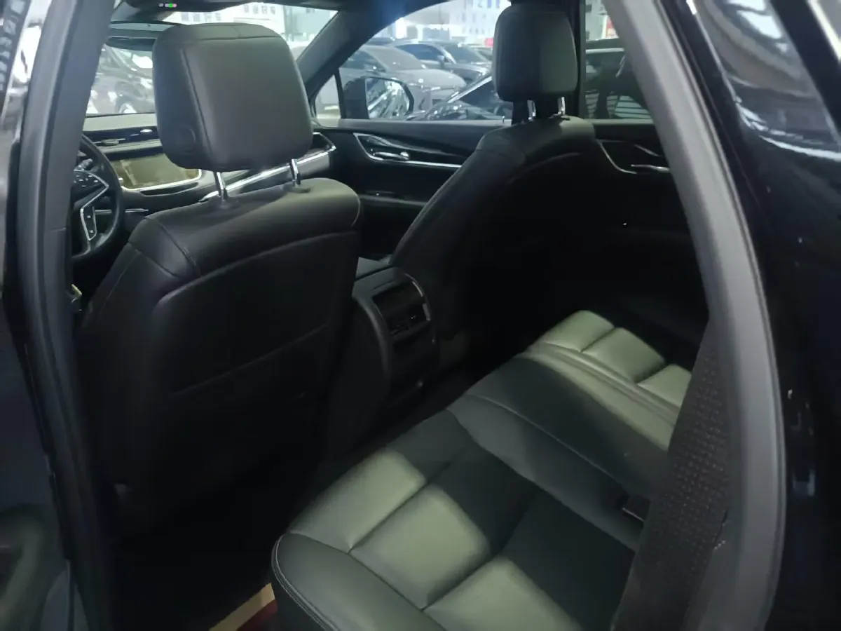 2021 Cadillac XT5 2.0T 237HP L4 9AT,autocango,china used car exporter,china ev exporter,chinese used car exporter,chinese used ev exporter