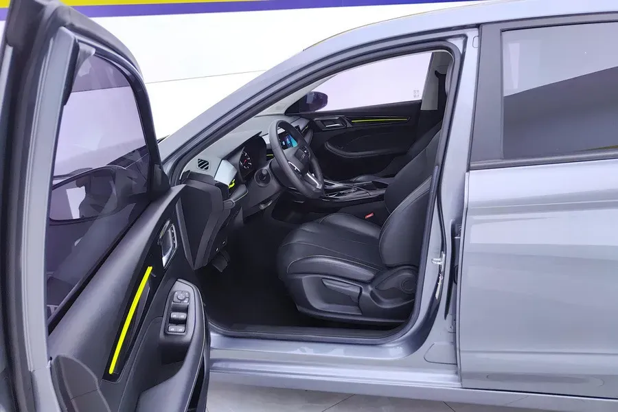 2021 Roewe i5 1.5L 120HP L4 CVT,autocango,china used car exporter,china ev exporter,chinese used car exporter,chinese used ev exporter