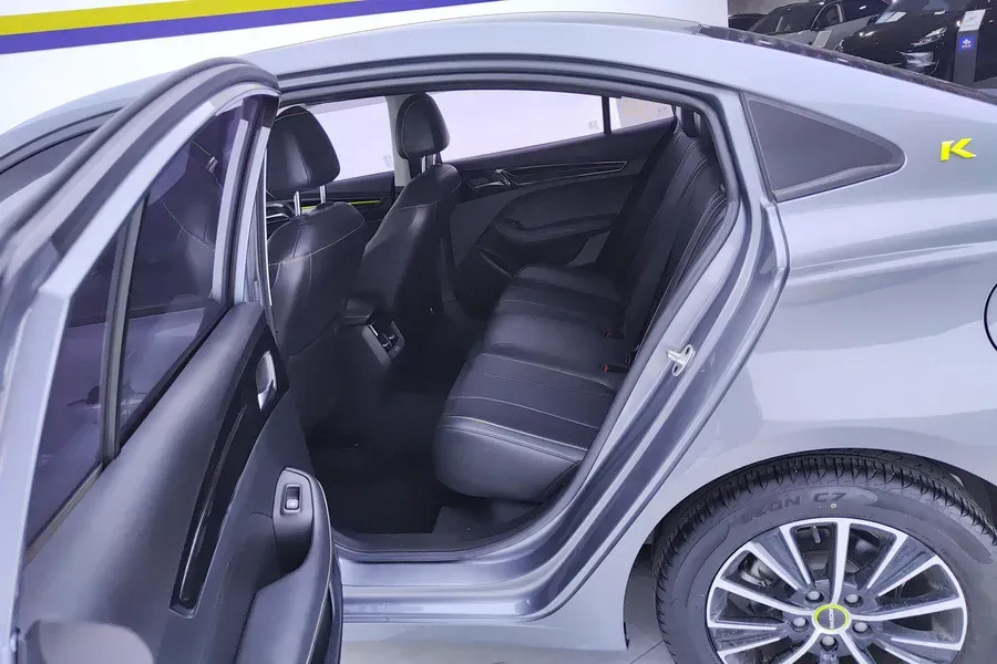 2021 Roewe i5 1.5L 120HP L4 CVT,autocango,china used car exporter,china ev exporter,chinese used car exporter,chinese used ev exporter