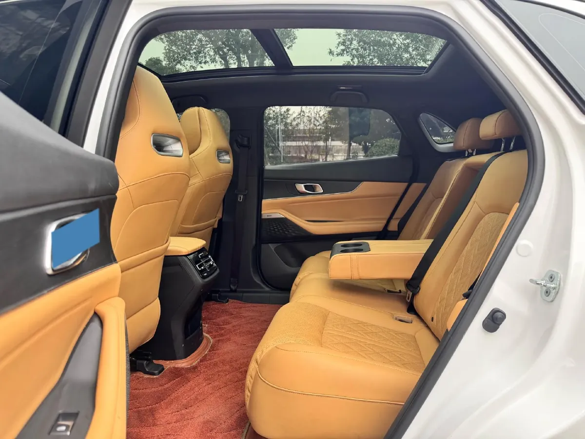 2021 ChangAn UNI-K 2.0T 233HP L4 8AT,autocango,china used car exporter,china ev exporter,chinese used car exporter,chinese used ev exporter