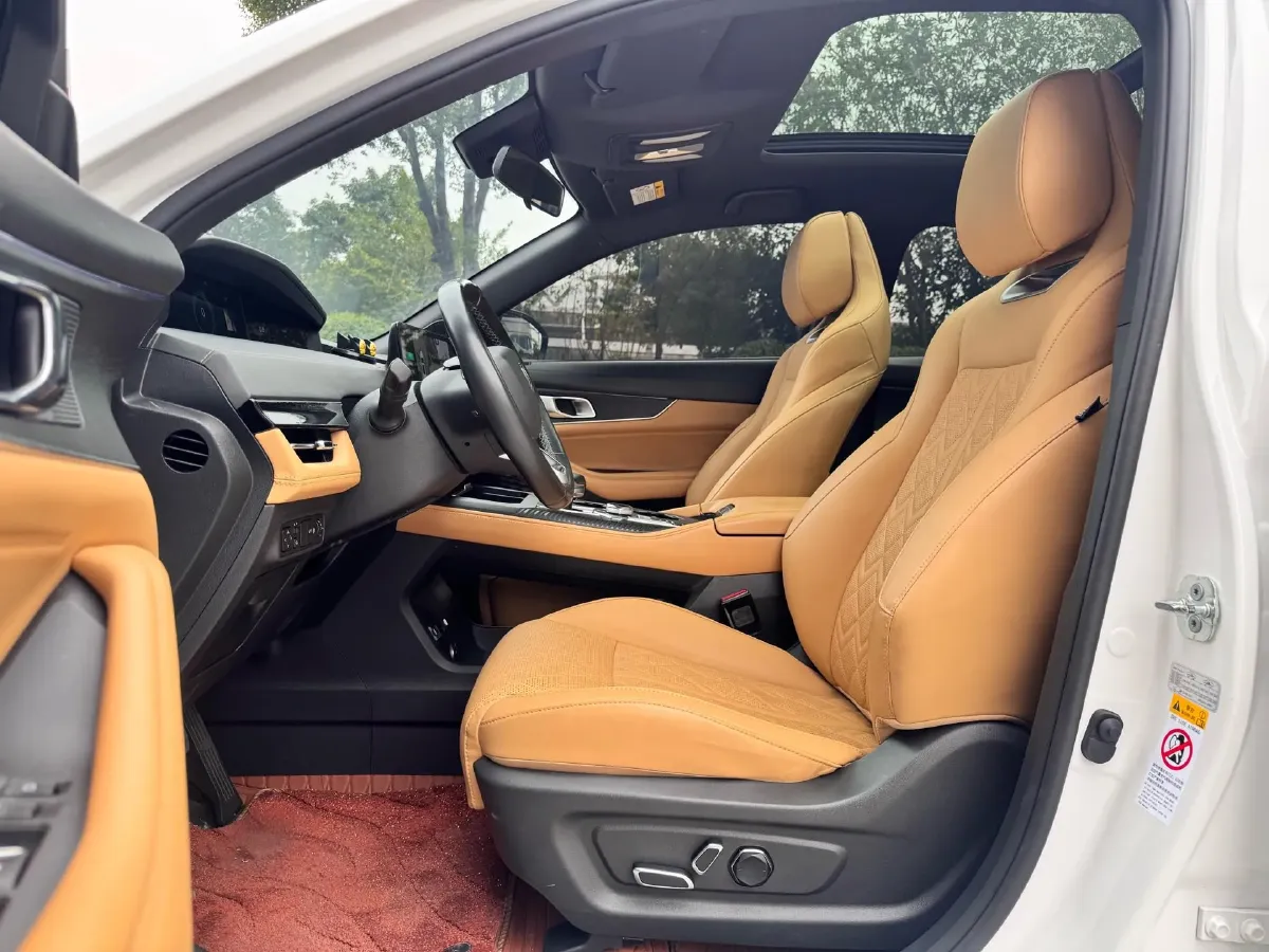 2021 ChangAn UNI-K 2.0T 233HP L4 8AT,autocango,china used car exporter,china ev exporter,chinese used car exporter,chinese used ev exporter