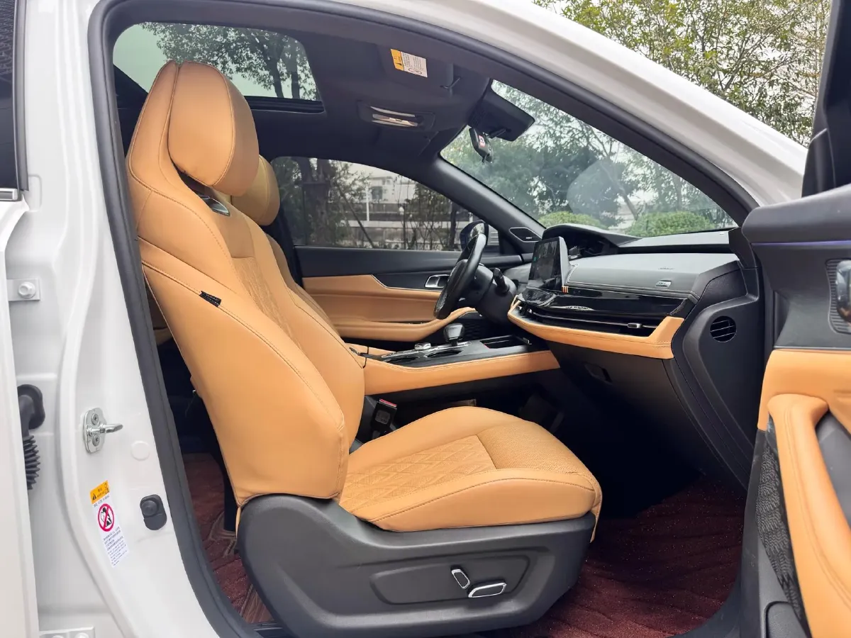 2021 ChangAn UNI-K 2.0T 233HP L4 8AT,autocango,china used car exporter,china ev exporter,chinese used car exporter,chinese used ev exporter