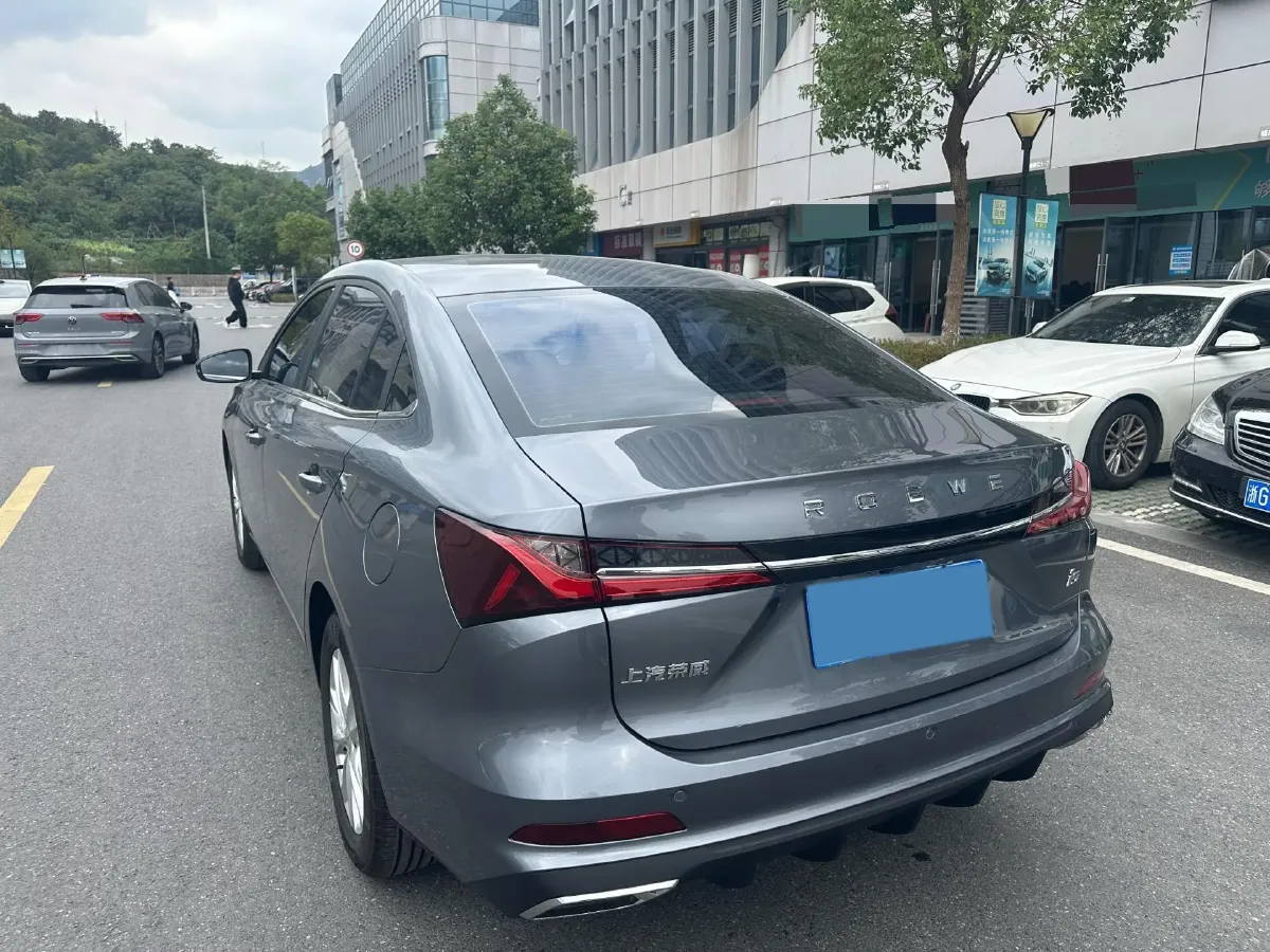 2023 Roewe i5 1.5L 129HP L4 CVT,autocango,china used car exporter,china ev exporter,chinese used car exporter,chinese used ev exporter