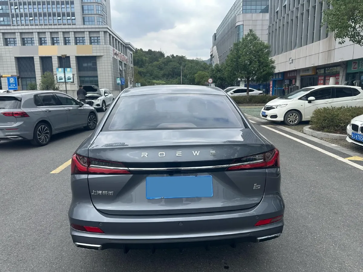 2023 Roewe i5 1.5L 129HP L4 CVT,autocango,china used car exporter,china ev exporter,chinese used car exporter,chinese used ev exporter