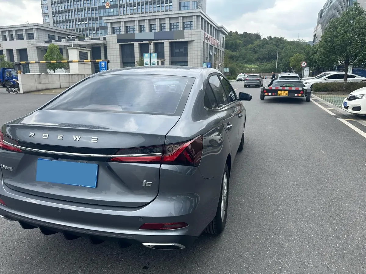 2023 Roewe i5 1.5L 129HP L4 CVT,autocango,china used car exporter,china ev exporter,chinese used car exporter,chinese used ev exporter