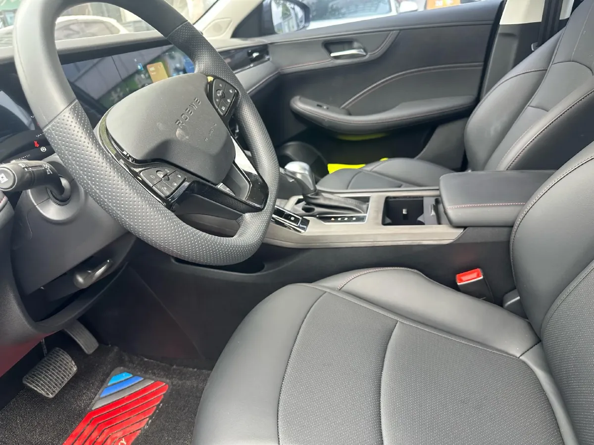 2023 Roewe i5 1.5L 129HP L4 CVT,autocango,china used car exporter,china ev exporter,chinese used car exporter,chinese used ev exporter