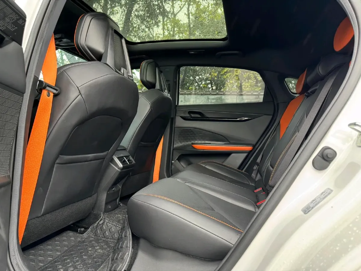 2022 ChangAn UNI-V 1.5T 188HP L4 7DCT,autocango,china used car exporter,china ev exporter,chinese used car exporter,chinese used ev exporter