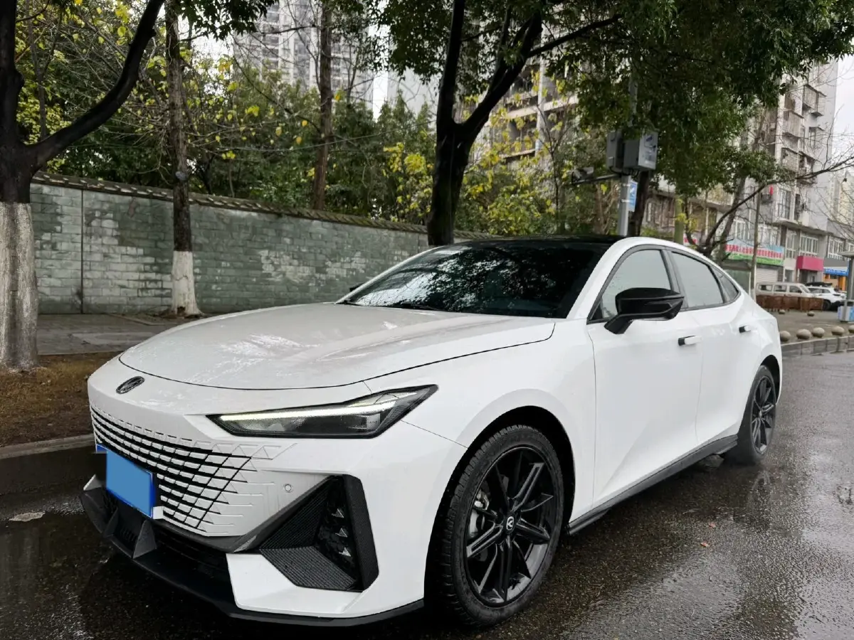 2022 ChangAn UNI-V 1.5T 188HP L4 7DCT