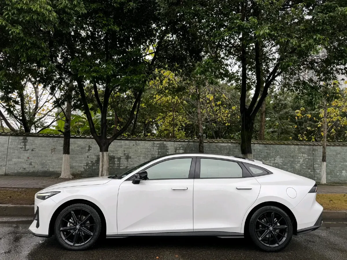 2022 ChangAn UNI-V 1.5T 188HP L4 7DCT,autocango,china used car exporter,china ev exporter,chinese used car exporter,chinese used ev exporter