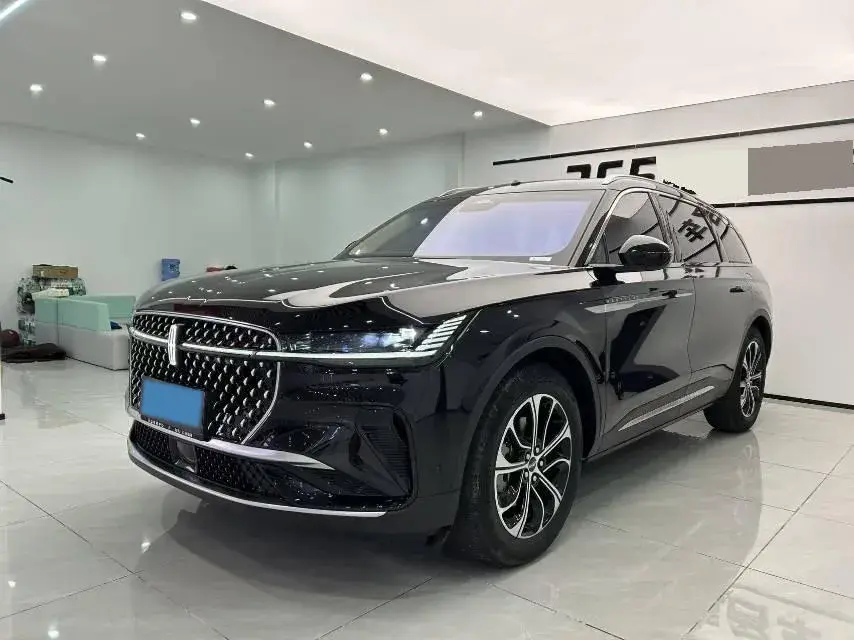 2023 Lincoln Nautilus 2.0T 261HP L4 8AT