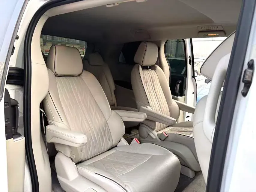 2023 Buick GL8 2.0T 237HP L4 9AT,autocango,china used car exporter,china ev exporter,chinese used car exporter,chinese used ev exporter