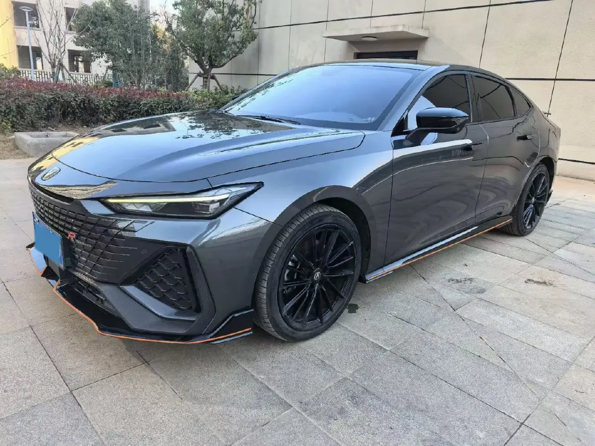 2024 ChangAn UNI-V 2.0T 233HP L4 8AT