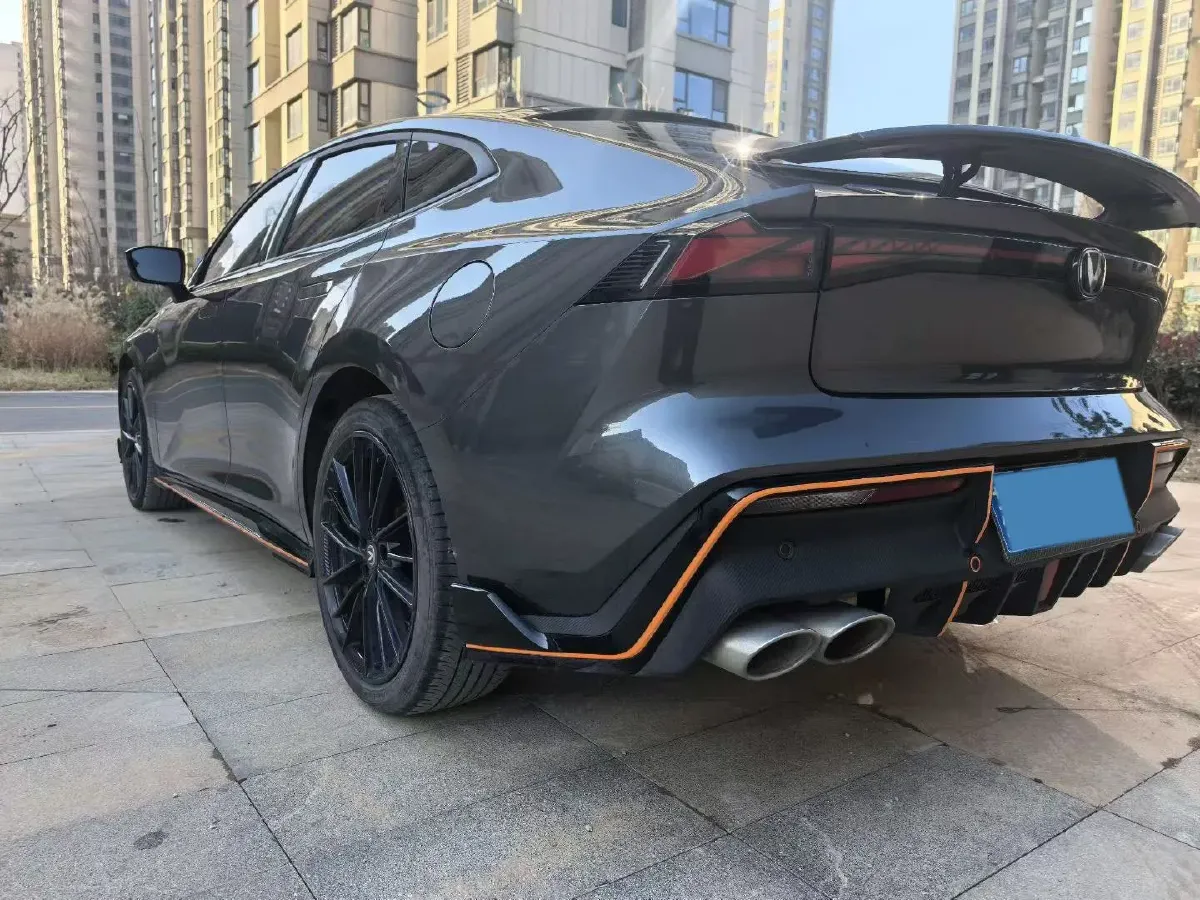 2024 ChangAn UNI-V 2.0T 233HP L4 8AT,autocango,china used car exporter,china ev exporter,chinese used car exporter,chinese used ev exporter