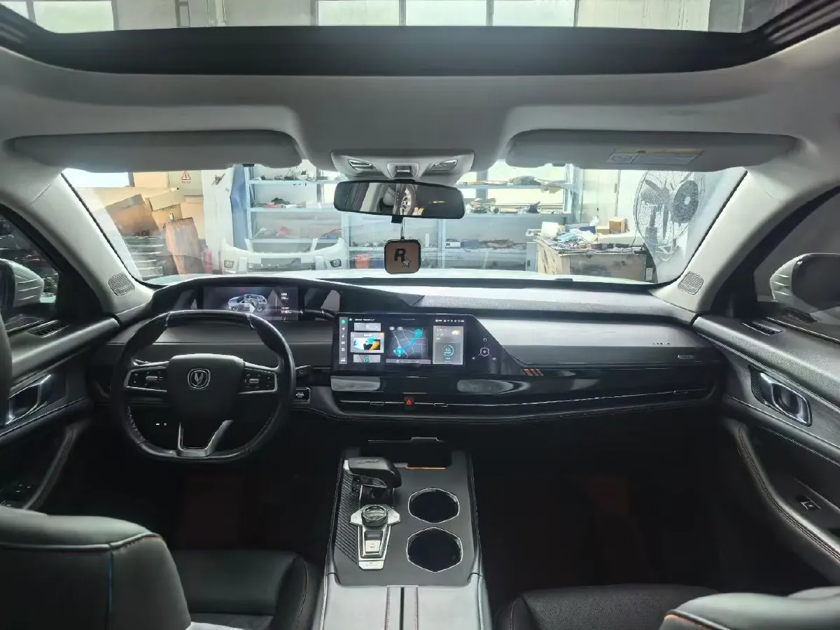 2021 ChangAn UNI-K 2.0T 233HP L4 8AT,autocango,china used car exporter,china ev exporter,chinese used car exporter,chinese used ev exporter