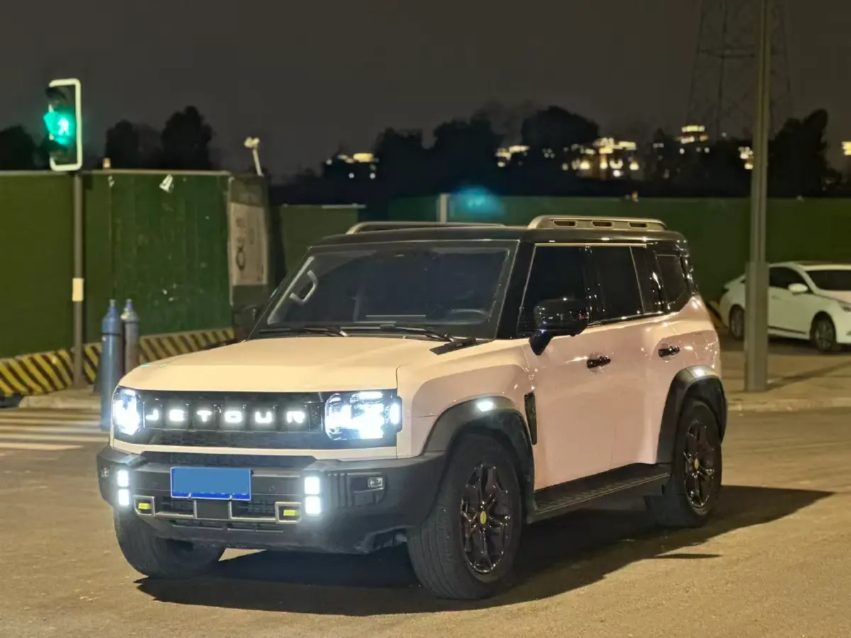 2023 Jetour Traveller 2.0T 254HP L4 7DCT