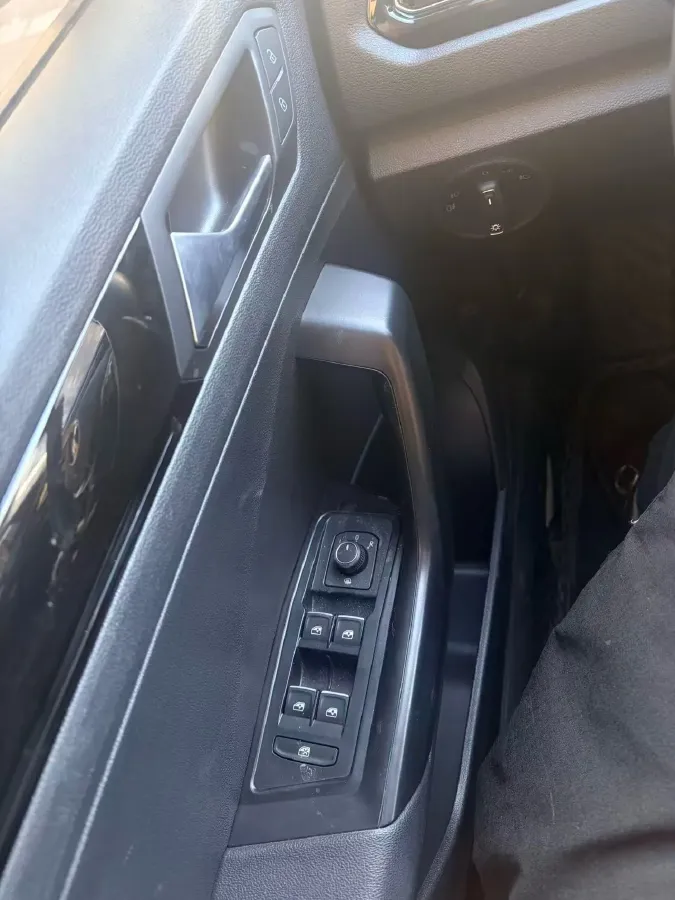 2022 Volkswagen T-Roc 1.4T 150HP L4 7DCT,autocango,china used car exporter,china ev exporter,chinese used car exporter,chinese used ev exporter