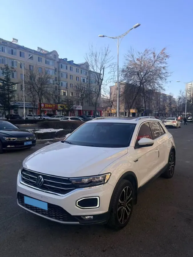 2022 Volkswagen T-Roc 1.4T 150HP L4 7DCT,autocango,china used car exporter,china ev exporter,chinese used car exporter,chinese used ev exporter