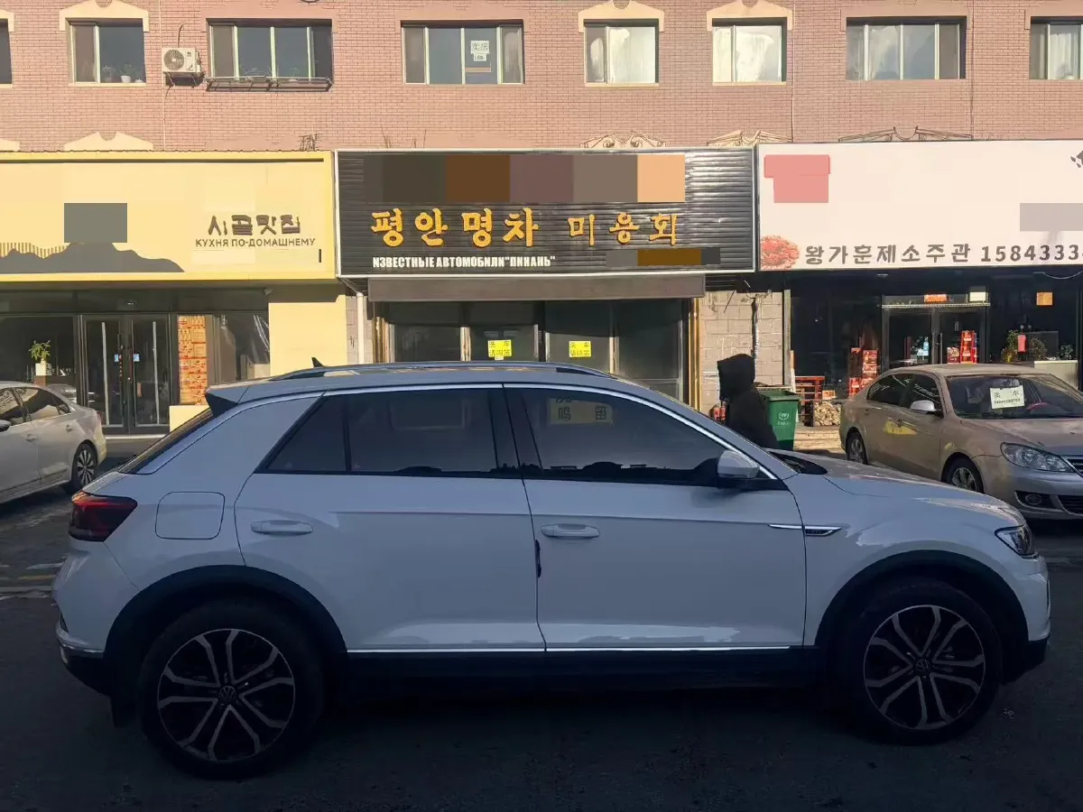 2022 Volkswagen T-Roc 1.4T 150HP L4 7DCT,autocango,china used car exporter,china ev exporter,chinese used car exporter,chinese used ev exporter