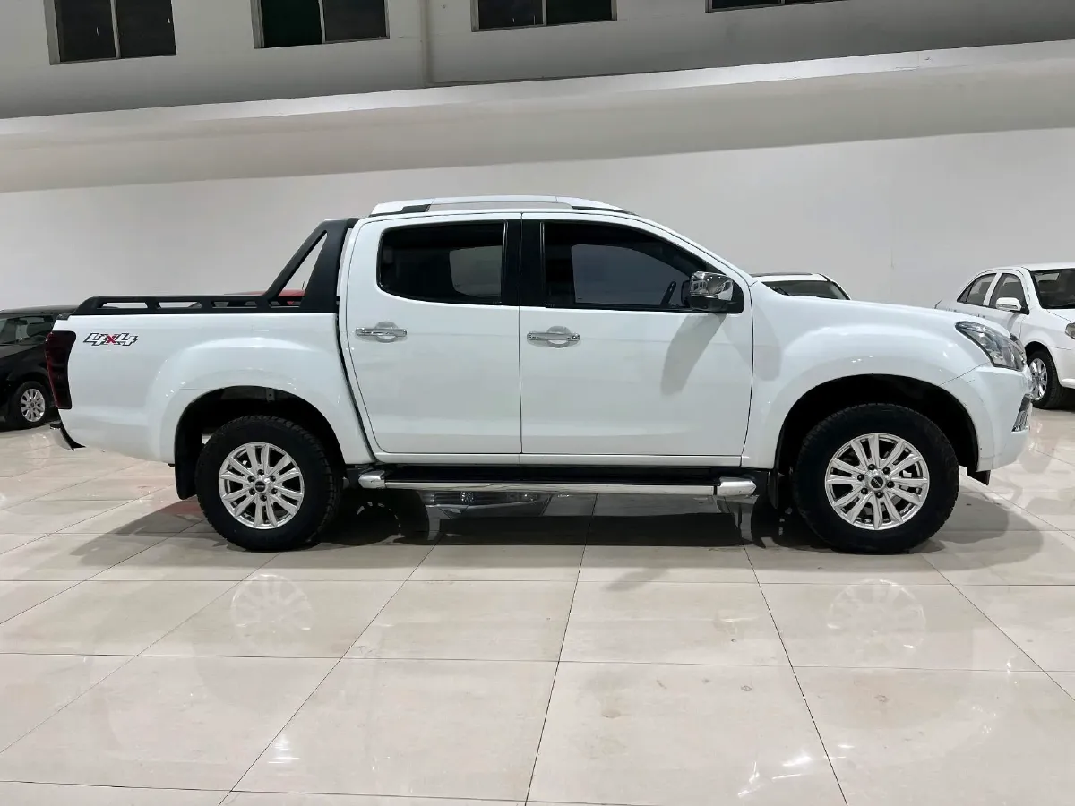 2020 Mitsubishi Outlander 2.4L 192HP L4 CVT,autocango,china used car exporter,china ev exporter,chinese used car exporter,chinese used ev exporter