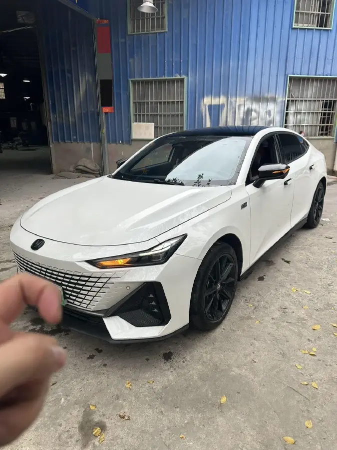 2023 ChangAn UNI-V iDD 1.5T 170HP L4 6TCT PHEV 18.4KWH