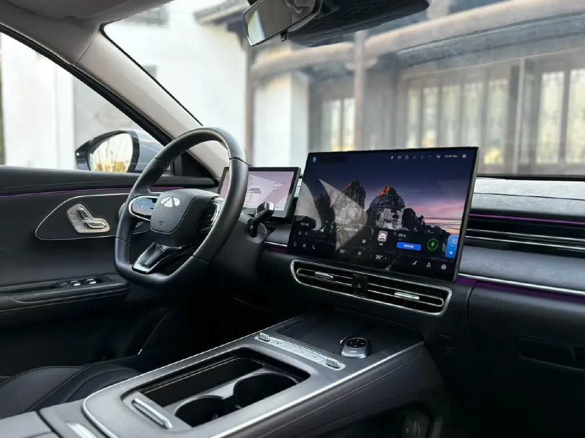 2025 Fulwin FulwinA8L 1.5T 156HP L4 1DHT PHEV 18.67KWH,autocango,china used car exporter,china ev exporter,chinese used car exporter,chinese used ev exporter