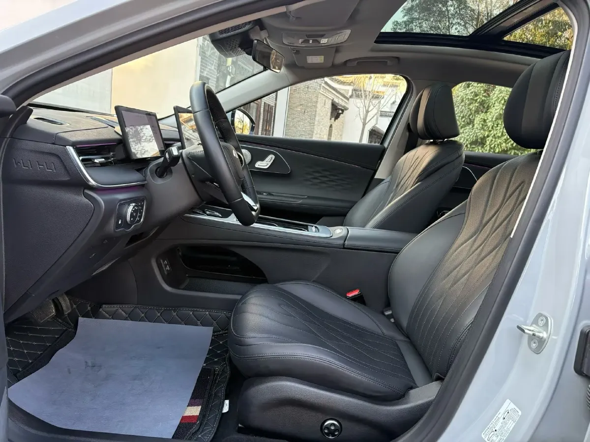 2025 Fulwin FulwinA8L 1.5T 156HP L4 1DHT PHEV 18.67KWH,autocango,china used car exporter,china ev exporter,chinese used car exporter,chinese used ev exporter