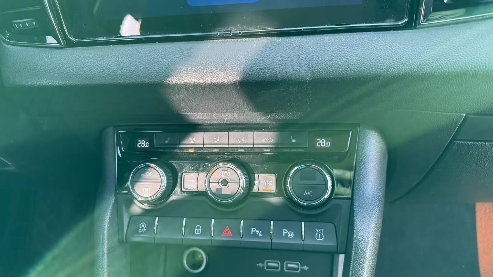 2021 Skoda Karoq 1.4T 150HP L4 7DCT,autocango,china used car exporter,china ev exporter,chinese used car exporter,chinese used ev exporter