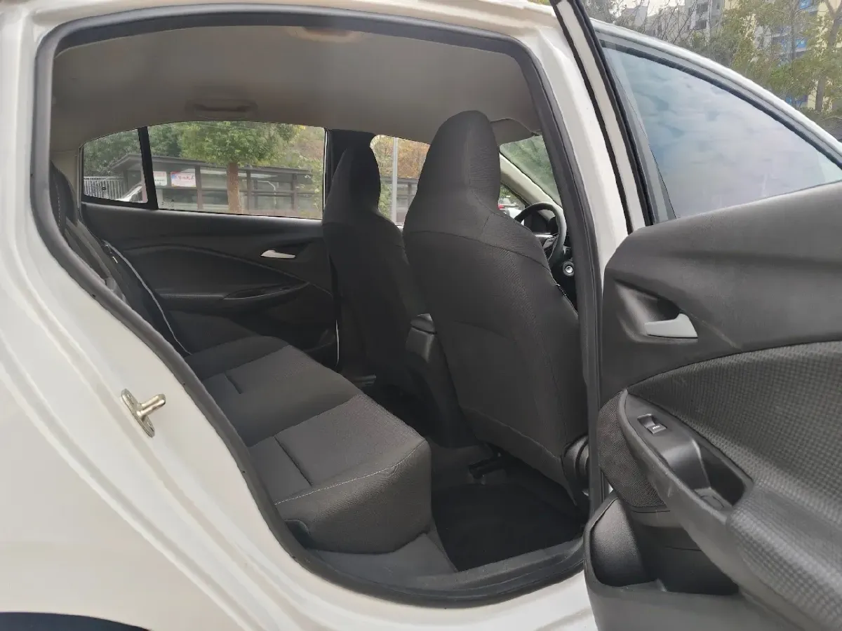 2021 Chevrolet Cavalier 1.0T 125HP L3 6AT,autocango,china used car exporter,china ev exporter,chinese used car exporter,chinese used ev exporter