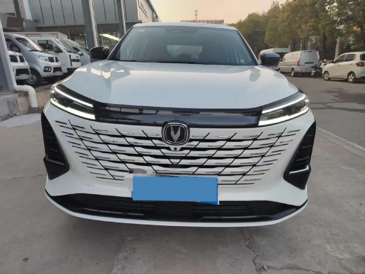 2023 ChangAn CS75 1.5T 188HP L4 7DCT,autocango,china used car exporter,china ev exporter,chinese used car exporter,chinese used ev exporter