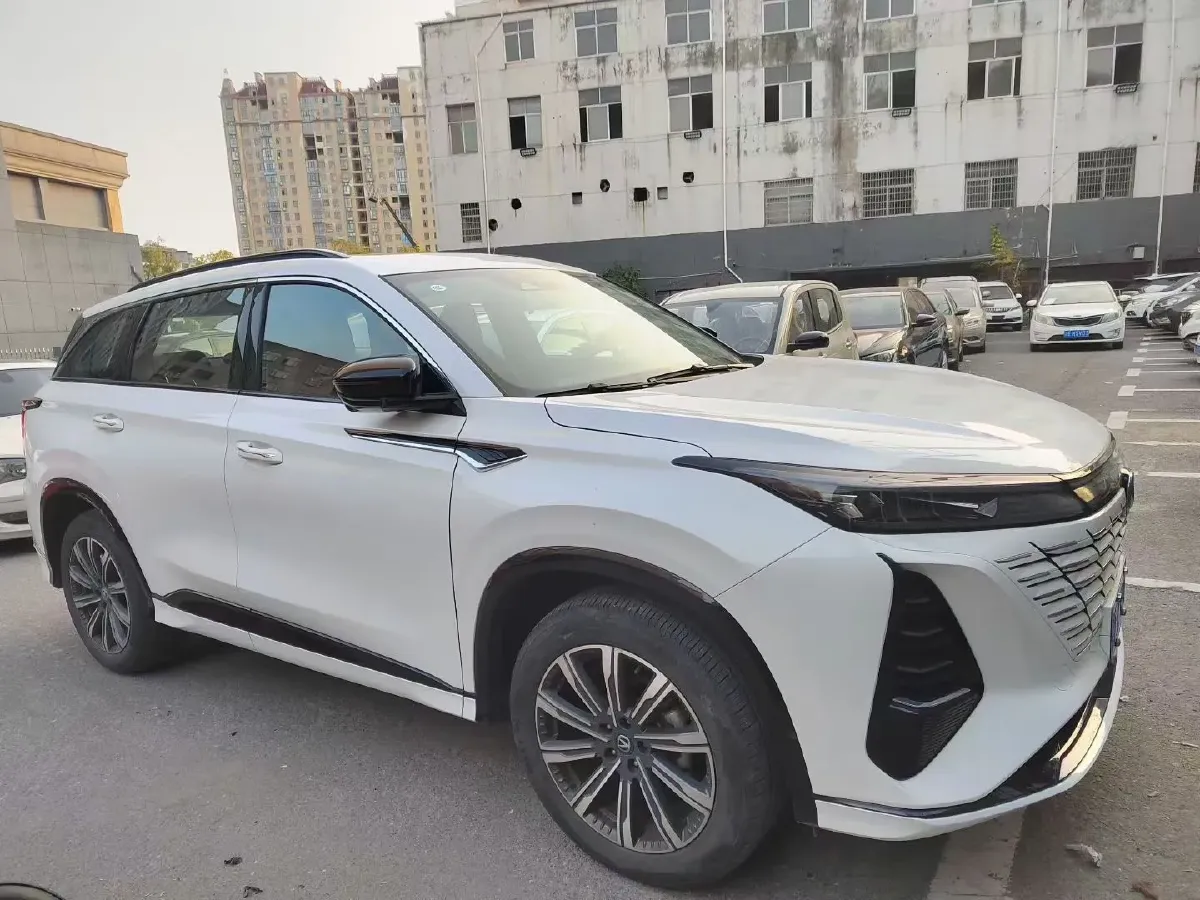 2023 ChangAn CS75 1.5T 188HP L4 7DCT,autocango,china used car exporter,china ev exporter,chinese used car exporter,chinese used ev exporter