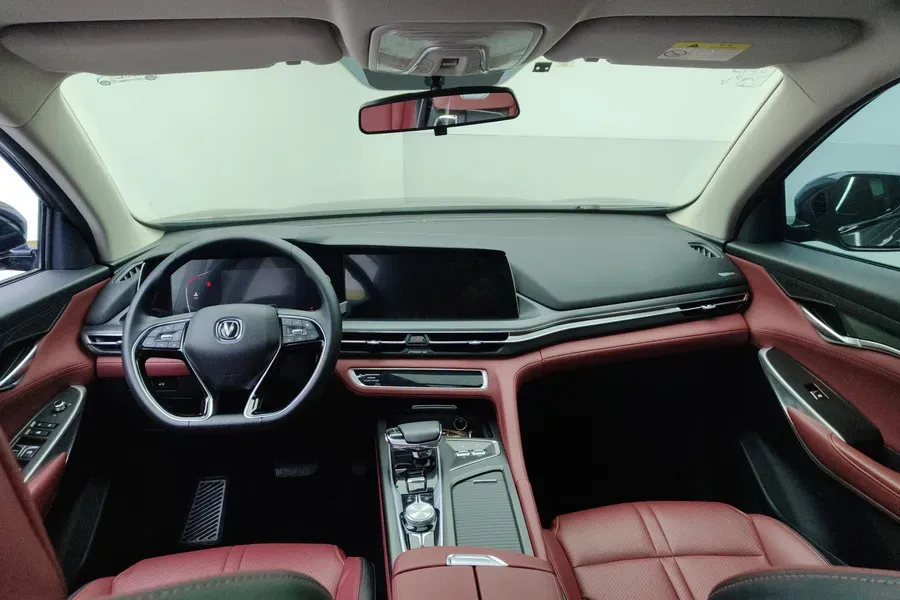 2021 ChangAn CS75 Plus 2.0T 233HP L4 8AT,autocango,china used car exporter,china ev exporter,chinese used car exporter,chinese used ev exporter