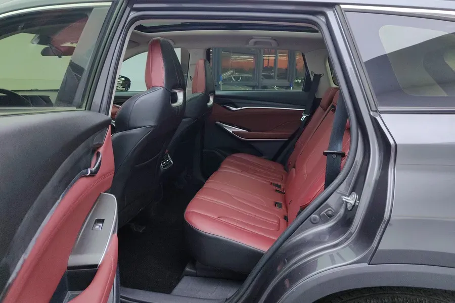 2021 ChangAn CS75 Plus 2.0T 233HP L4 8AT,autocango,china used car exporter,china ev exporter,chinese used car exporter,chinese used ev exporter