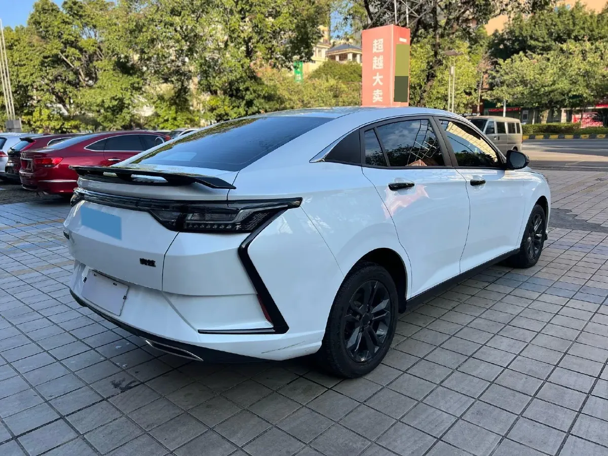 2024 DongFeng Aeolus YiXuan 1.5L 125HP L4 6DCT,autocango,china used car exporter,china ev exporter,chinese used car exporter,chinese used ev exporter