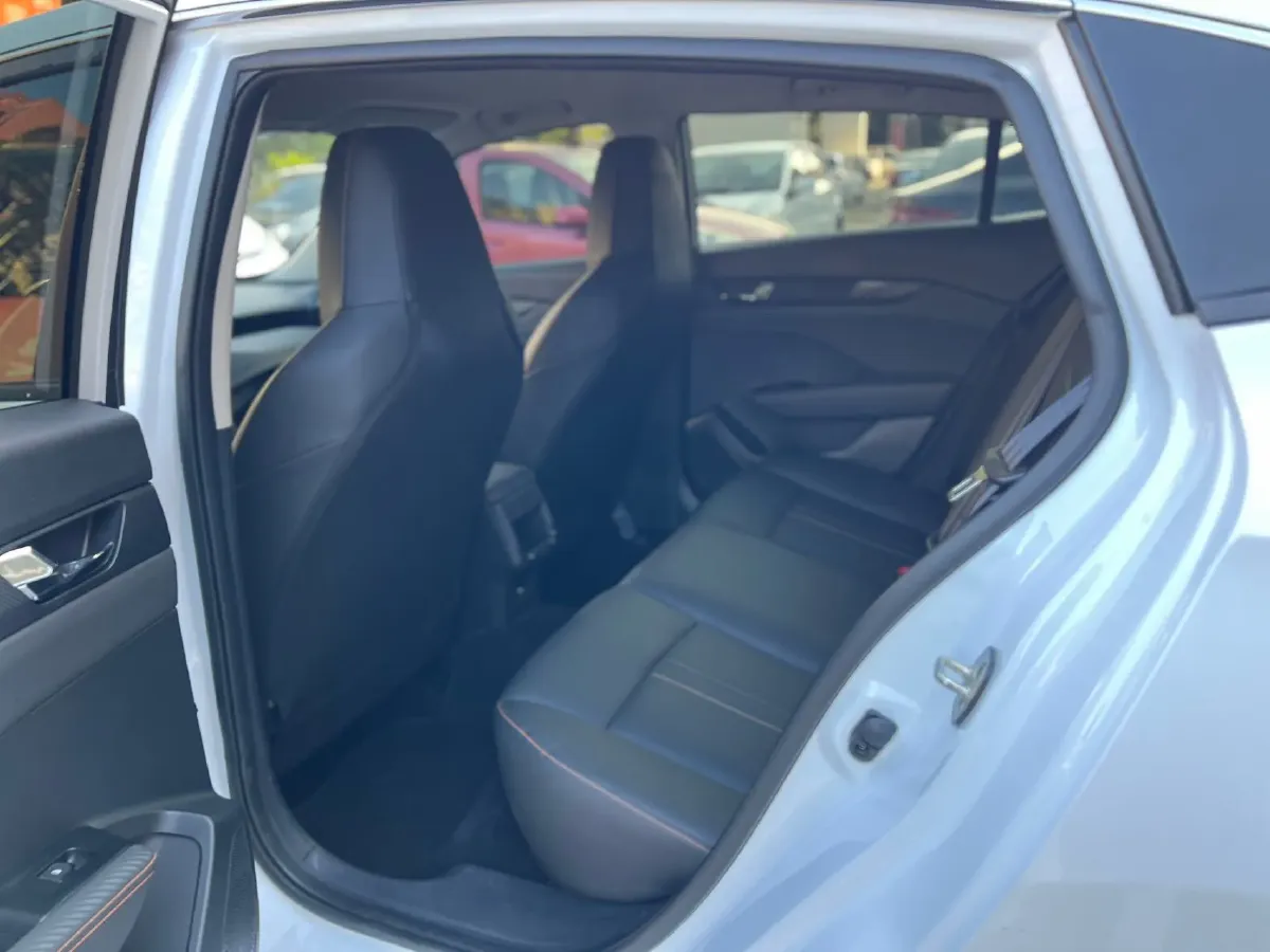 2024 DongFeng Aeolus YiXuan 1.5L 125HP L4 6DCT,autocango,china used car exporter,china ev exporter,chinese used car exporter,chinese used ev exporter