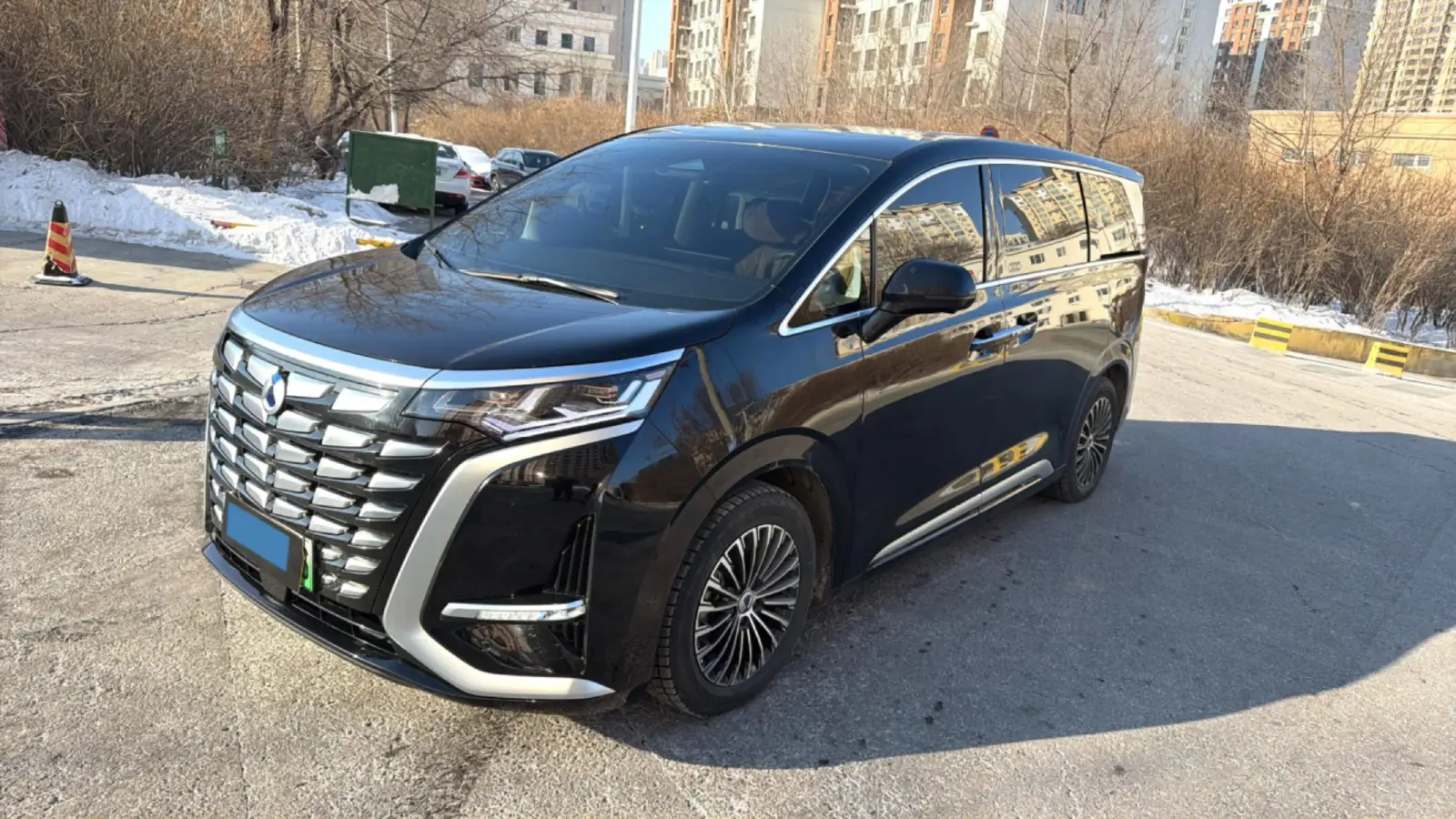 2022 Denza D9 1.5T 139HP L4 E-CVT PHEV 11.06KWH