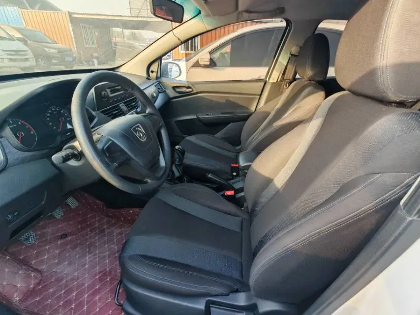 2016 BaoJun 310 1.2L 82HP L4 5MT,autocango,china used car exporter,china ev exporter,chinese used car exporter,chinese used ev exporter