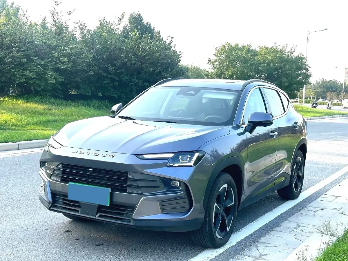 2025 Jetour DASHING 1.5T 184HP L4 7DCT