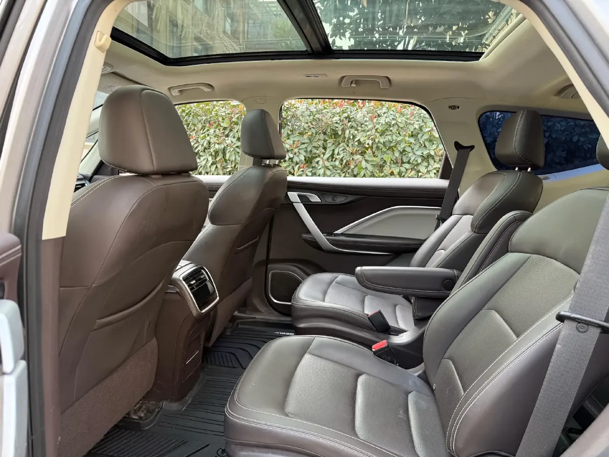 2021 Geely JiaJi 1.8T 184HP L4 7DCT,autocango,china used car exporter,china ev exporter,chinese used car exporter,chinese used ev exporter