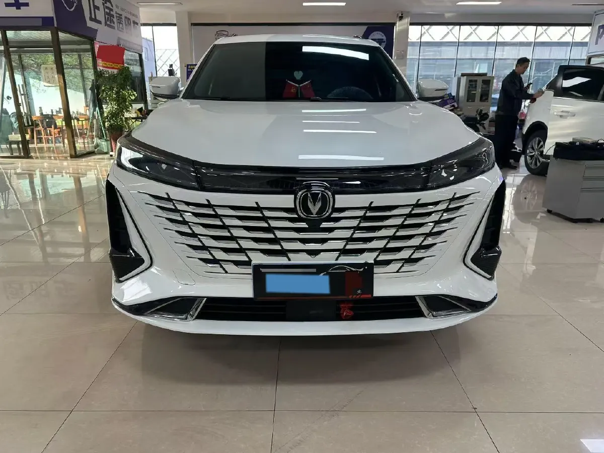2023 ChangAn CS75 Plus 1.5T 188HP L4 8AT,autocango,china used car exporter,china ev exporter,chinese used car exporter,chinese used ev exporter