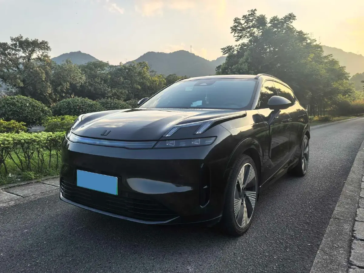 2023 LYNK&CO 08 EM-P 1.5T 163HP L4 3DHT PHEV 21.2KWH