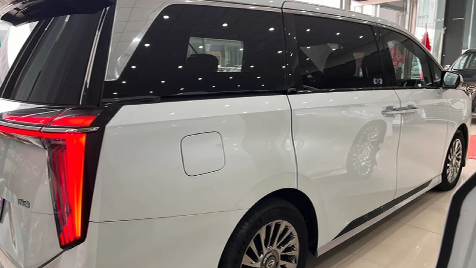 2023 GAC Trumpchi M8 2.0T 252HP L4 8AT,autocango,china used car exporter,china ev exporter,chinese used car exporter,chinese used ev exporter