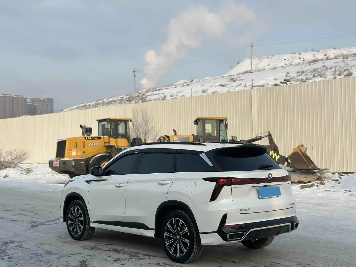 2023 ChangAn CS75 Plus 1.5T 188HP L4 8AT,autocango,china used car exporter,china ev exporter,chinese used car exporter,chinese used ev exporter