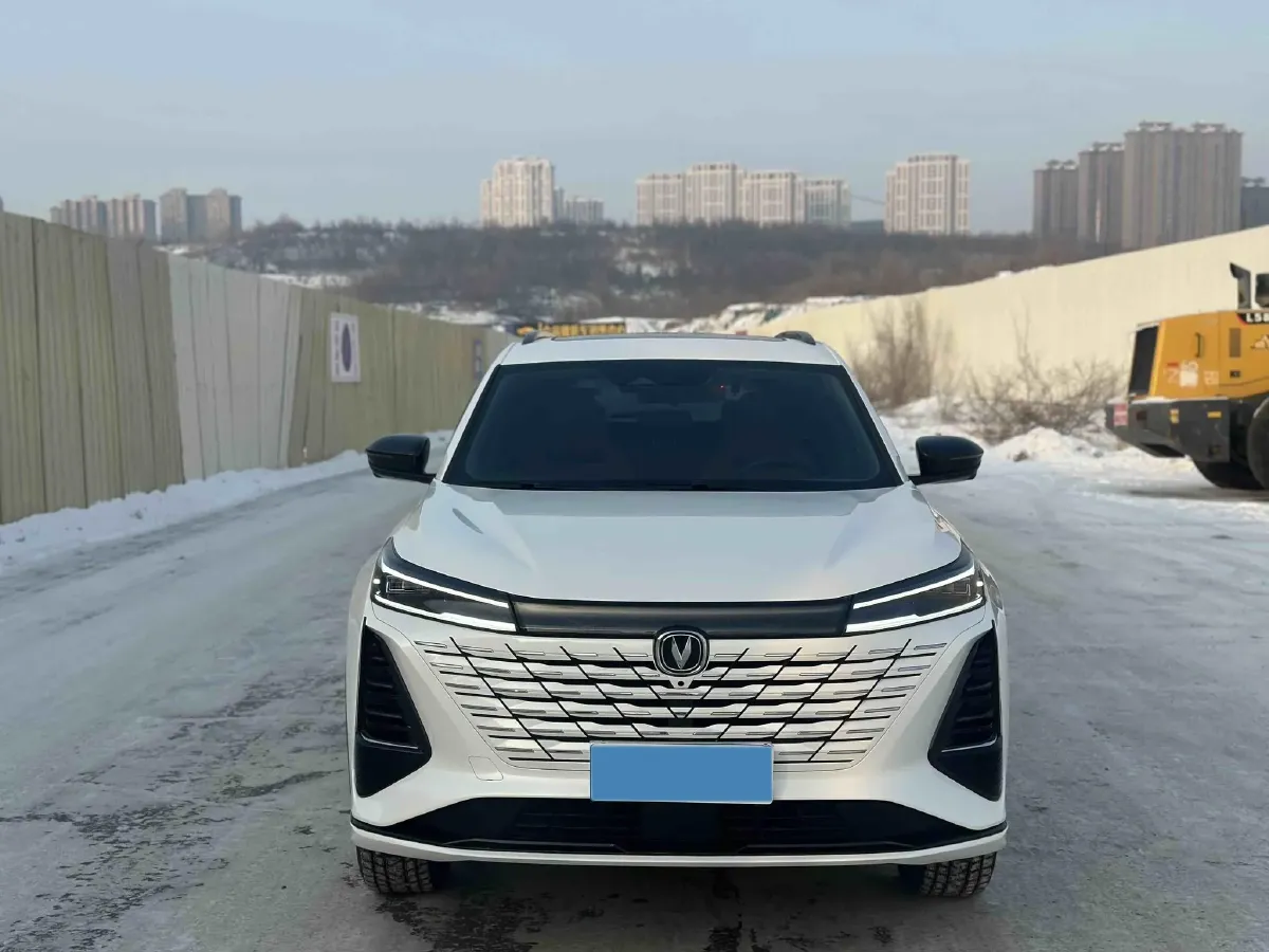 2023 ChangAn CS75 Plus 1.5T 188HP L4 8AT,autocango,china used car exporter,china ev exporter,chinese used car exporter,chinese used ev exporter