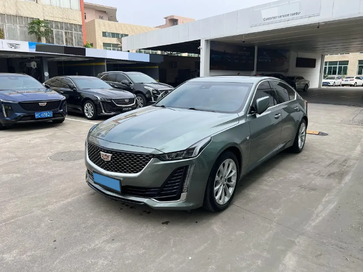 2023 Cadillac CT5 2.0T 237HP L4 10AT