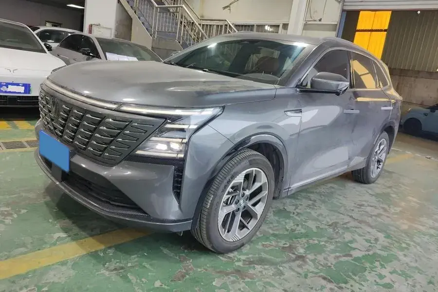 2025 ChangAn CS75 Plus 1.5T 192HP L4 8AT