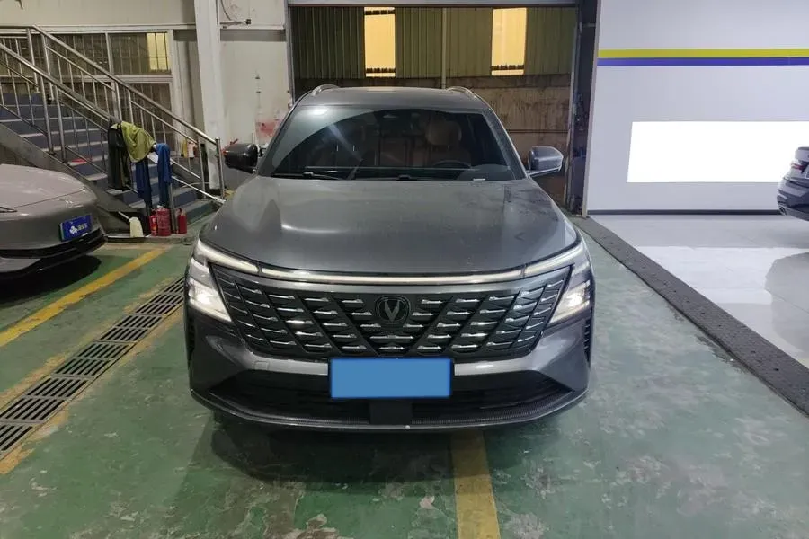 2025 ChangAn CS75 Plus 1.5T 192HP L4 8AT,autocango,china used car exporter,china ev exporter,chinese used car exporter,chinese used ev exporter