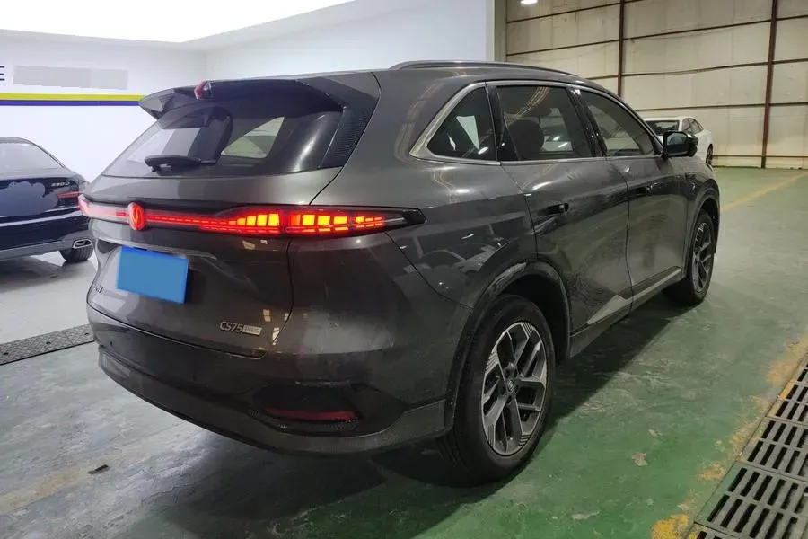 2025 ChangAn CS75 Plus 1.5T 192HP L4 8AT,autocango,china used car exporter,china ev exporter,chinese used car exporter,chinese used ev exporter