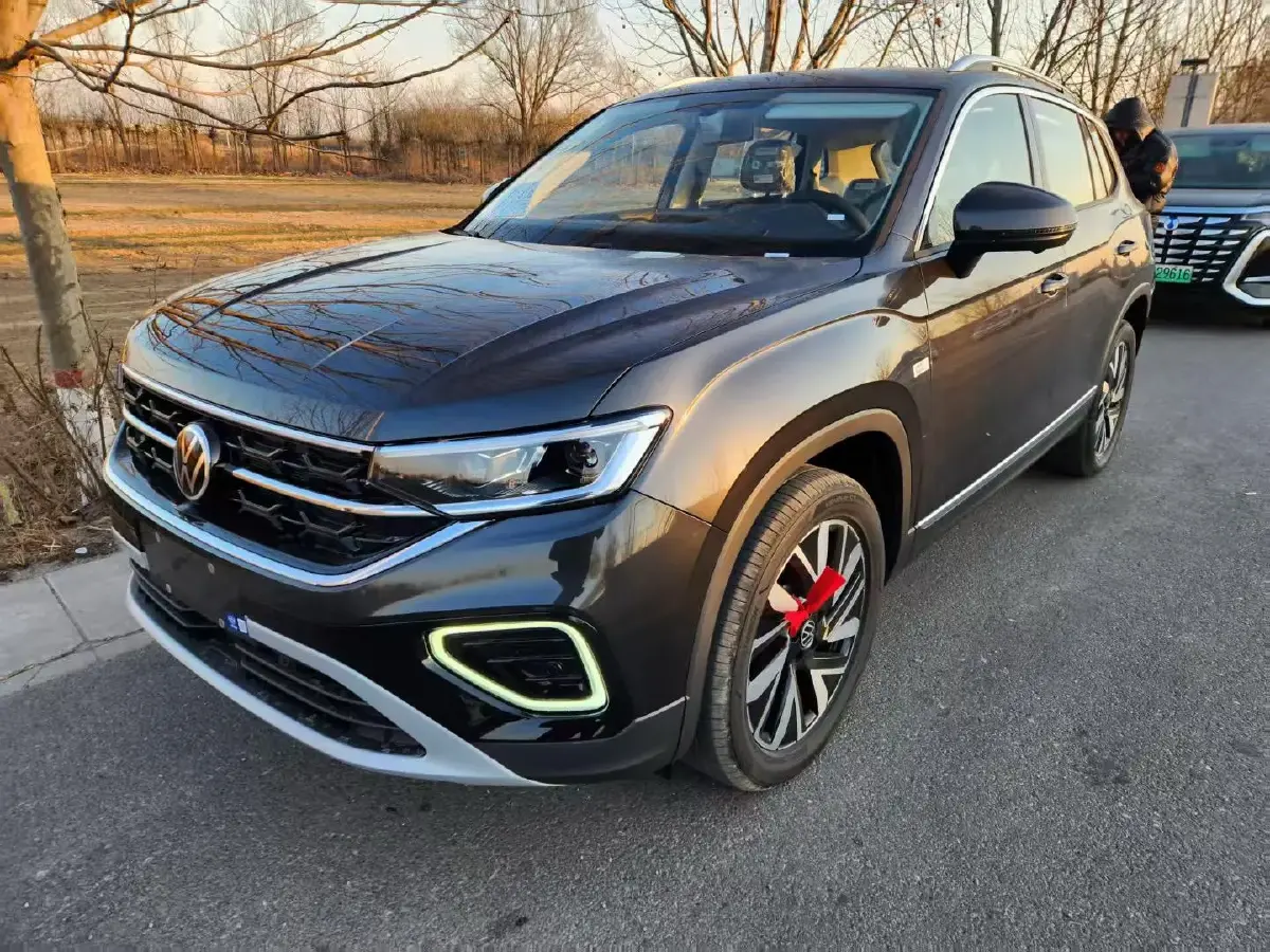 2026 Volkswagen Tayron 2.0T 186HP L4 7DCT